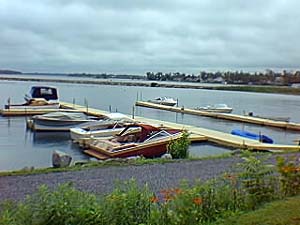 dock3.jpg (19600 bytes)